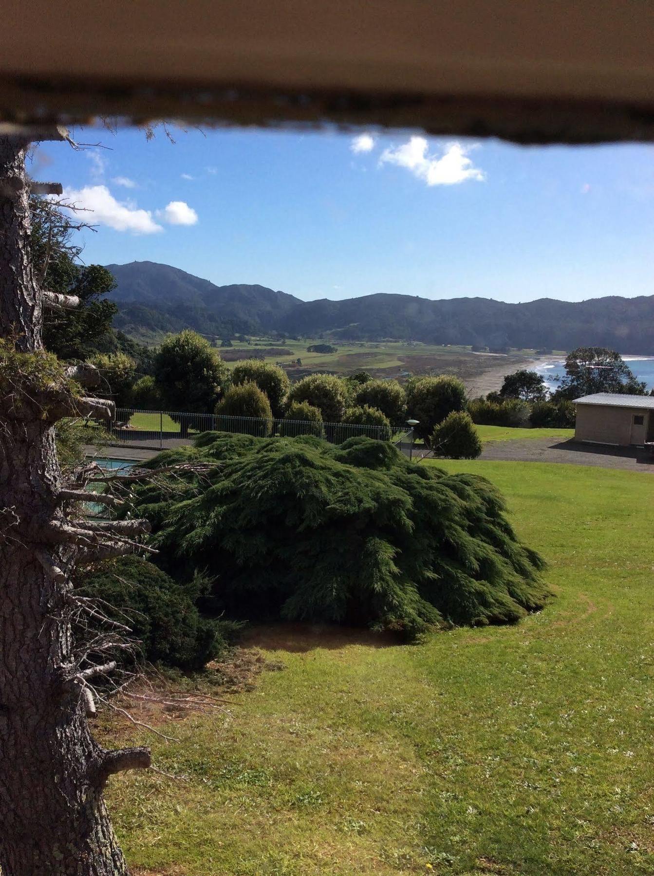 Hicks Bay Motel Lodge Exterior photo