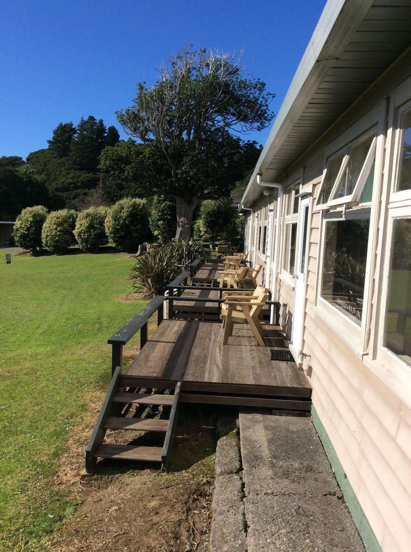 Hicks Bay Motel Lodge Exterior photo